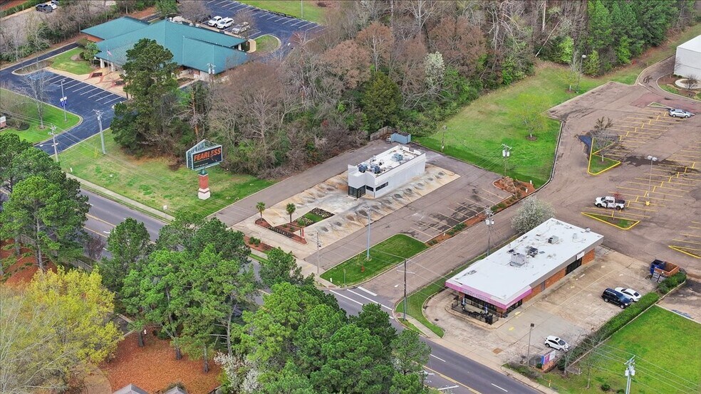 More Photos Of 1900 E County Line Rd, Ridgeland Fast Food For Sale