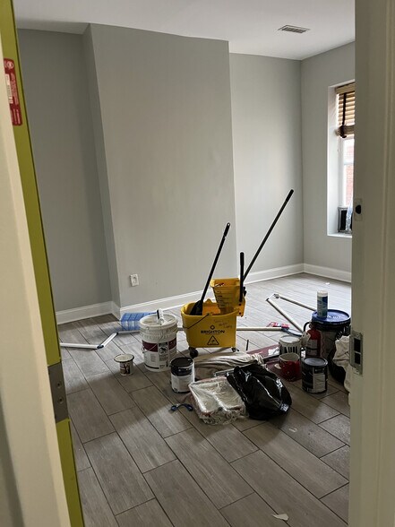 More Photos Of 1618 7th St NW, Washington Storefront Retail Office For Lease