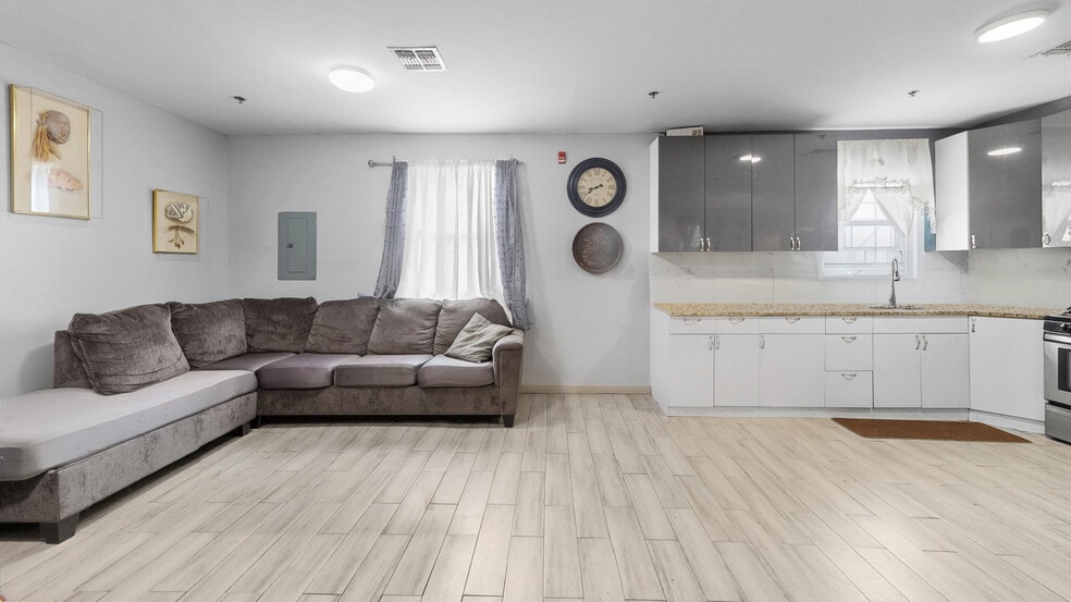 More Photos Of 433 Elizabeth Ave, Elizabeth Storefront Retail Residential For Sale