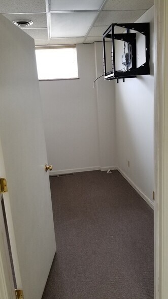 More Photos Of 2701-2709 Washington ave, Evansville Office For Sale