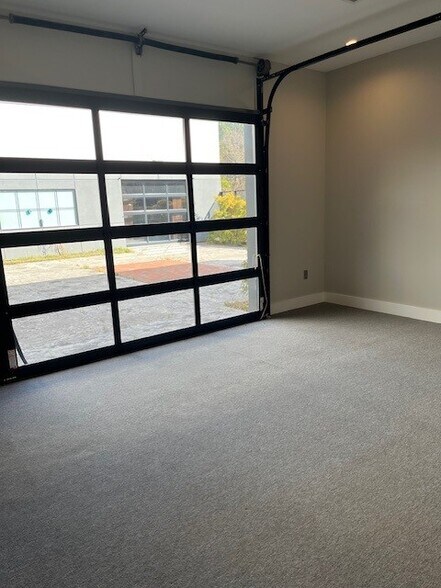 More Photos Of 264 Neely Ferry Rd, Simpsonville Light Distribution For Sale