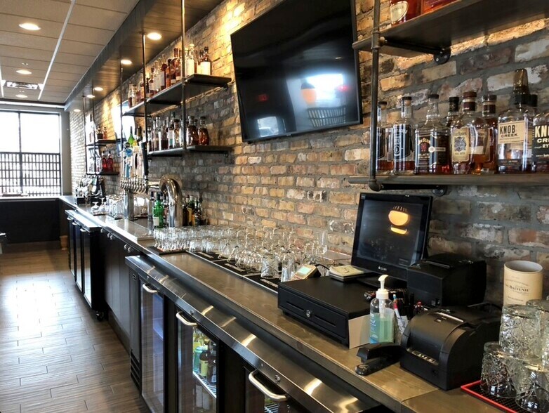 More Photos Of 106 E Lincoln Hwy, Dekalb Restaurant For Lease