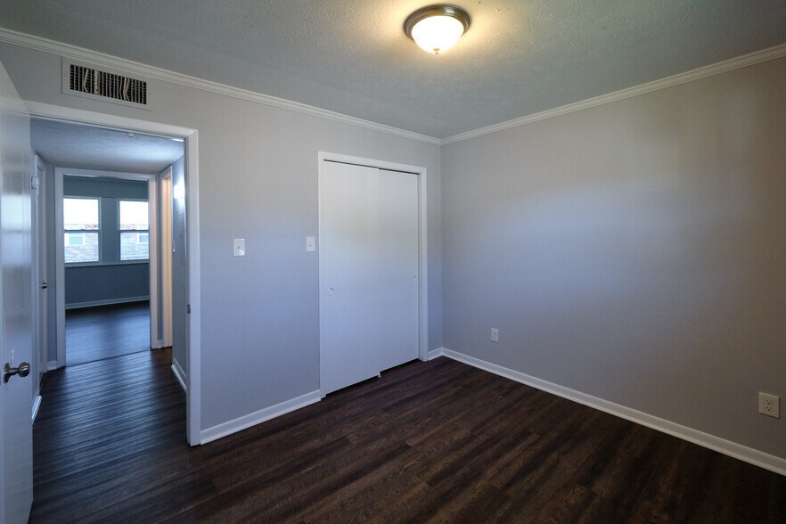 More Photos Of 609 E Inskip Dr, Knoxville Apartments For Sale