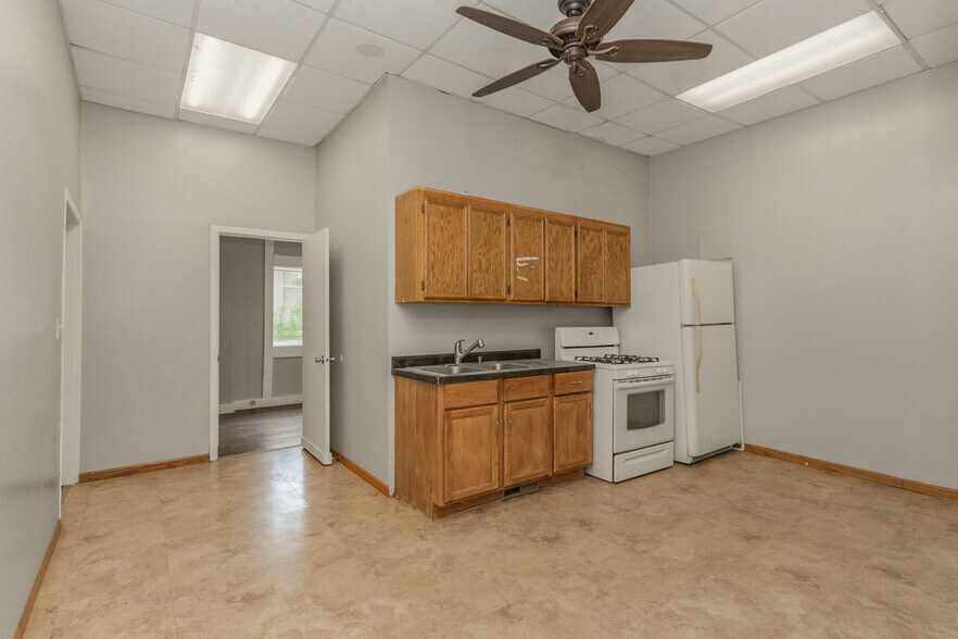 More Photos Of 1321 Payne Ave, Saint Paul Storefront Retail Residential For Sale