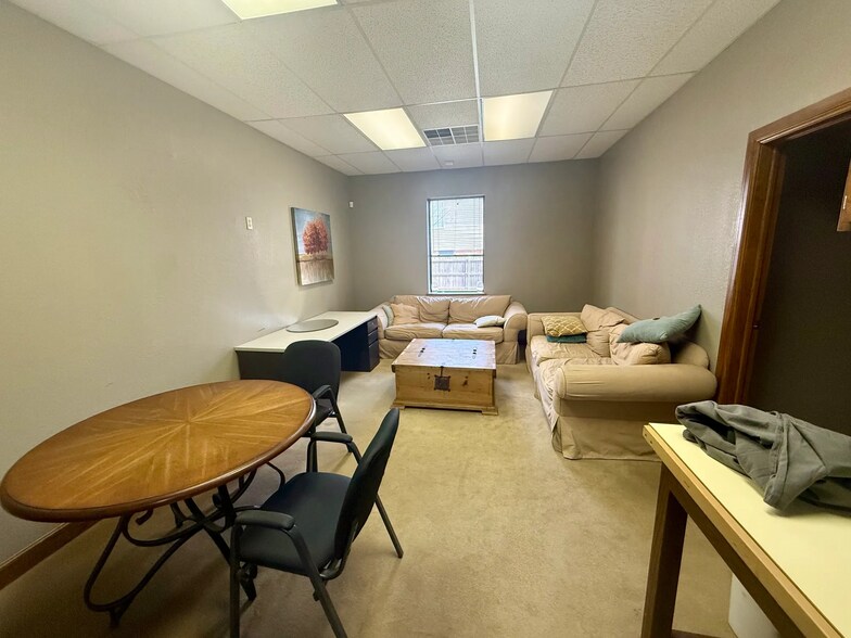 More Photos Of 2017-2019 Heritage Park Dr, Oklahoma City Office For Sale