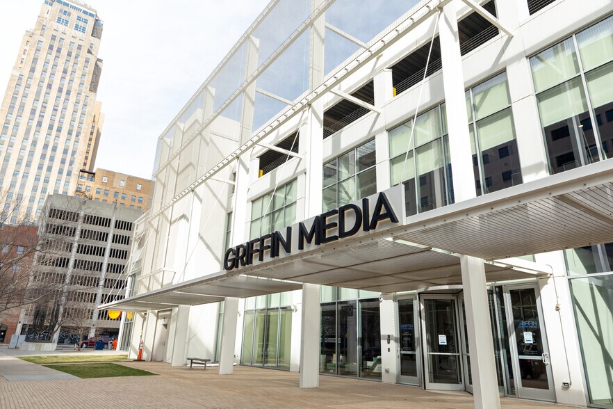 More Photos Of 100 W Main St, Oklahoma City Office For Lease