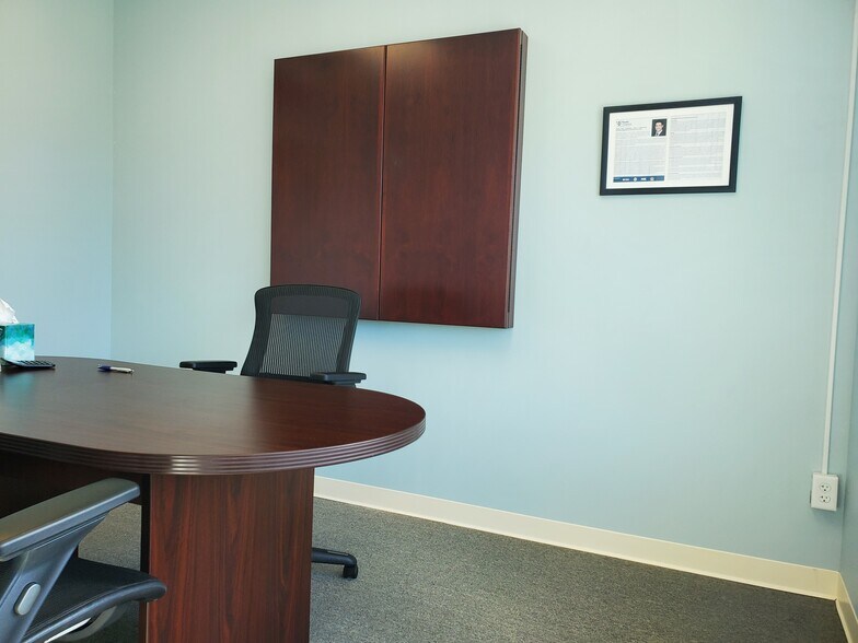 More Photos Of 134 Main Street Ext, Middletown Storefront For Lease