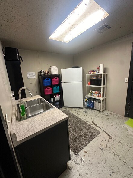 More Photos Of 465164 US-64 Hwy, Sallisaw General Retail For Sale