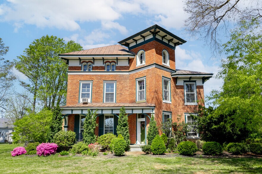 Primary Photo Of 2416 Lowesville Rd, Amherst Hospitality For Sale