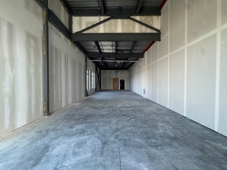 More Photos Of 4905 Roper Rd NW, Edmonton Storefront For Sale