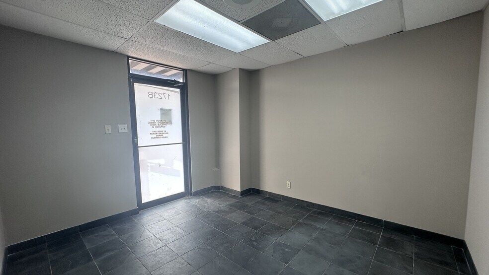 More Photos Of 1723 Eldridge Rd, Sugar Land Service For Lease