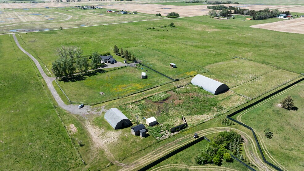 More Photos Of 282063 Twp Rd 224A, Rocky View No 44 Veterinarian Kennel For Sale