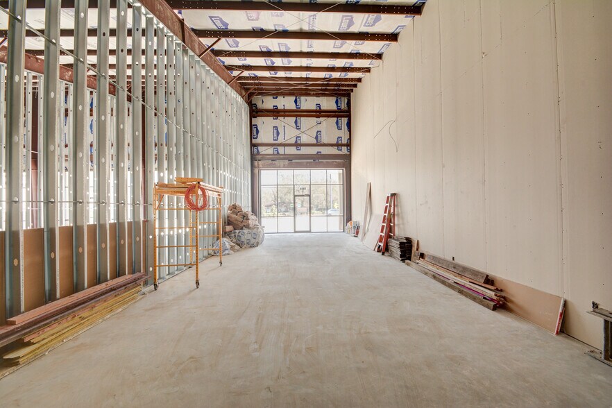 More Photos Of 2209 Blalock Rd, Houston Freestanding For Lease