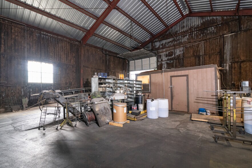 More Photos Of 400 E Vickery Blvd, Fort Worth Warehouse For Lease