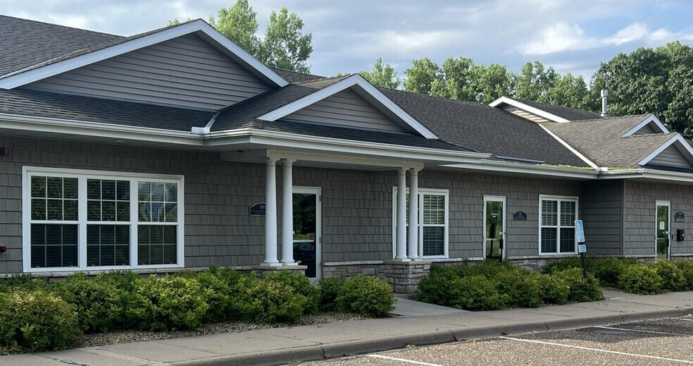 More Photos Of 3820 N Cleveland Ave N, Arden Hills Office For Sale