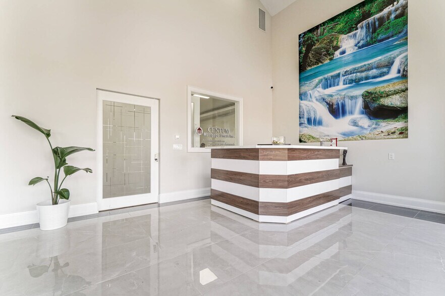 More Photos Of 7956 Torbram Rd, Brampton Flex For Lease