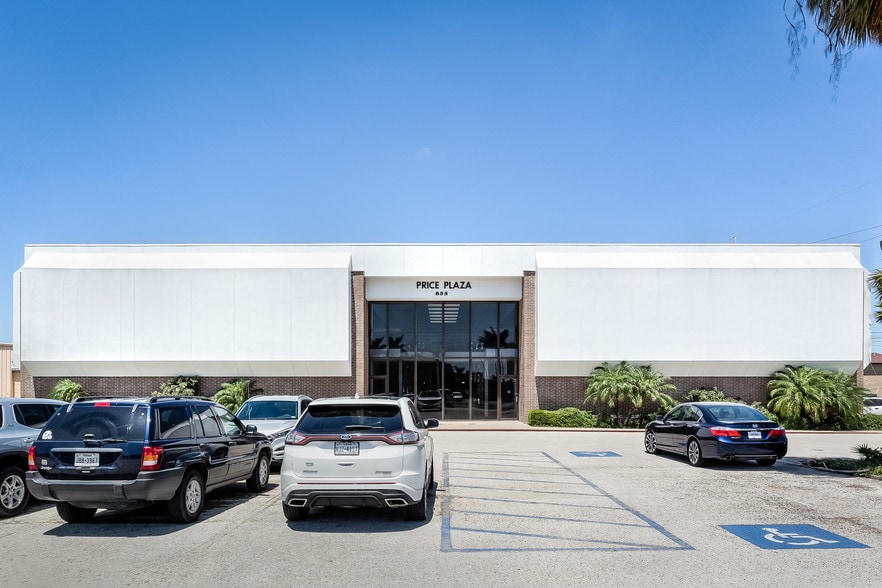 More Photos Of 855 W Price Rd, Brownsville Office For Lease