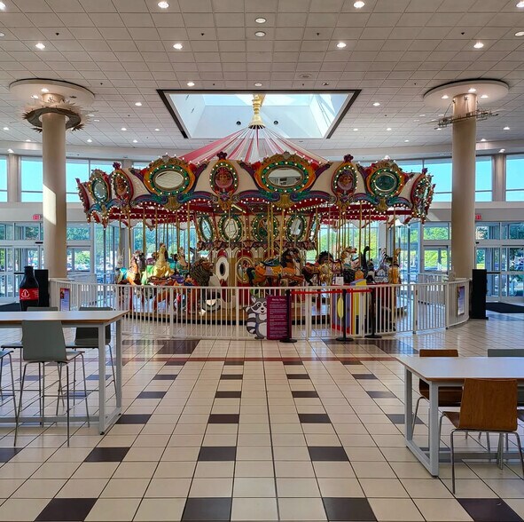 More Photos Of 1000-2460 Southlake Mall, Morrow Unknown For Lease