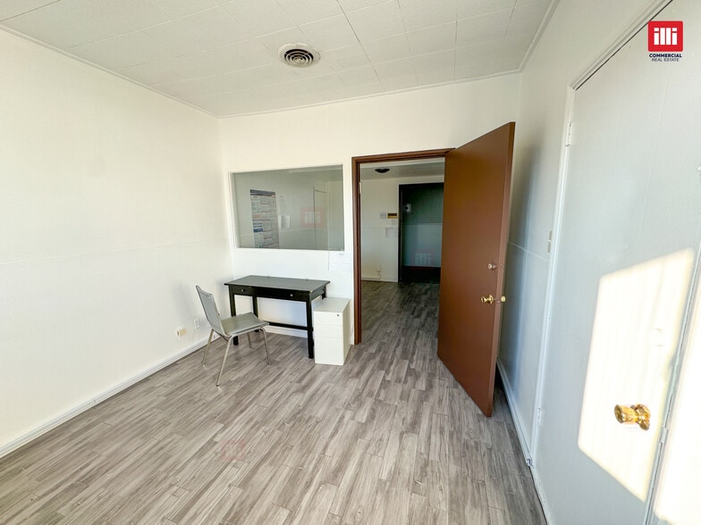 More Photos Of 8230 Beverly Blvd, Los Angeles Office For Lease