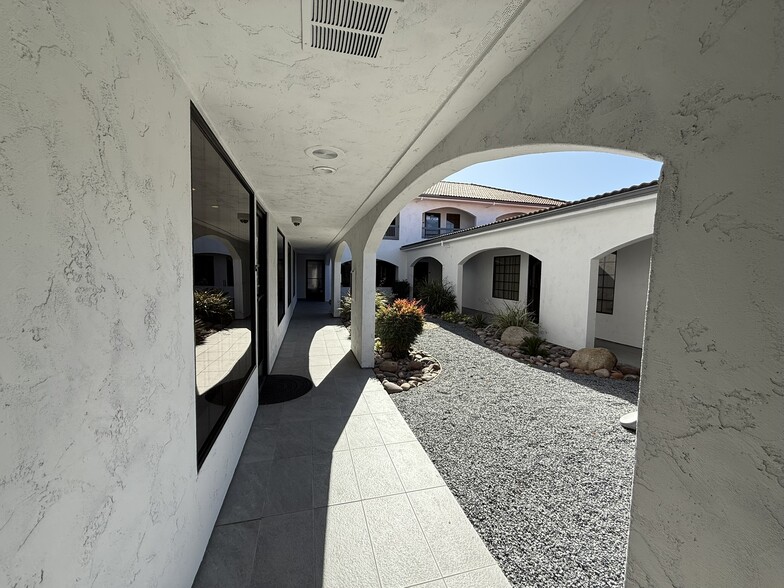 More Photos Of 8911 La Mesa Blvd, La Mesa Medical For Lease