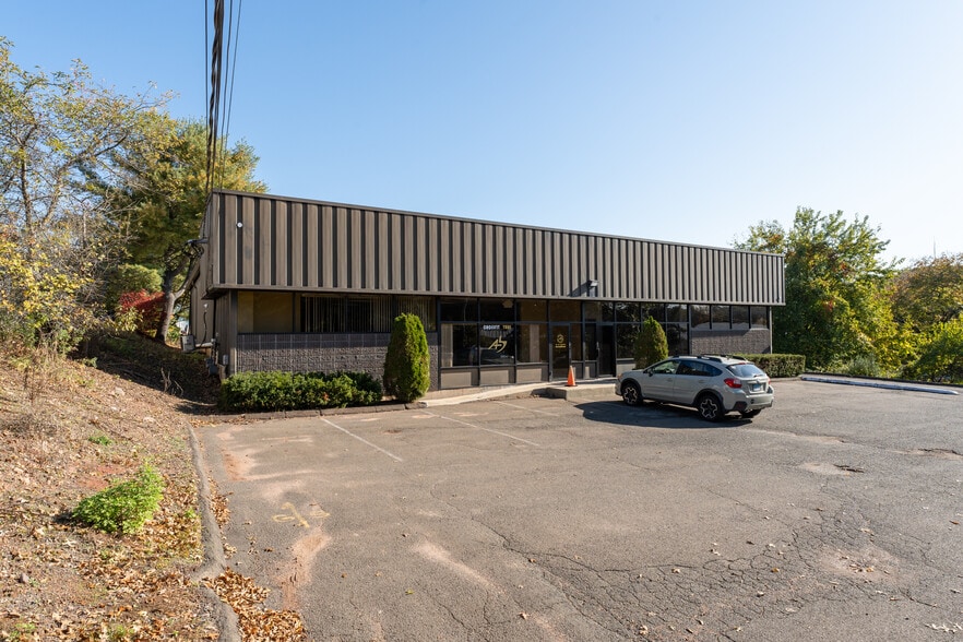 More Photos Of 11 Overlook Dr, Hamden Warehouse For Sale