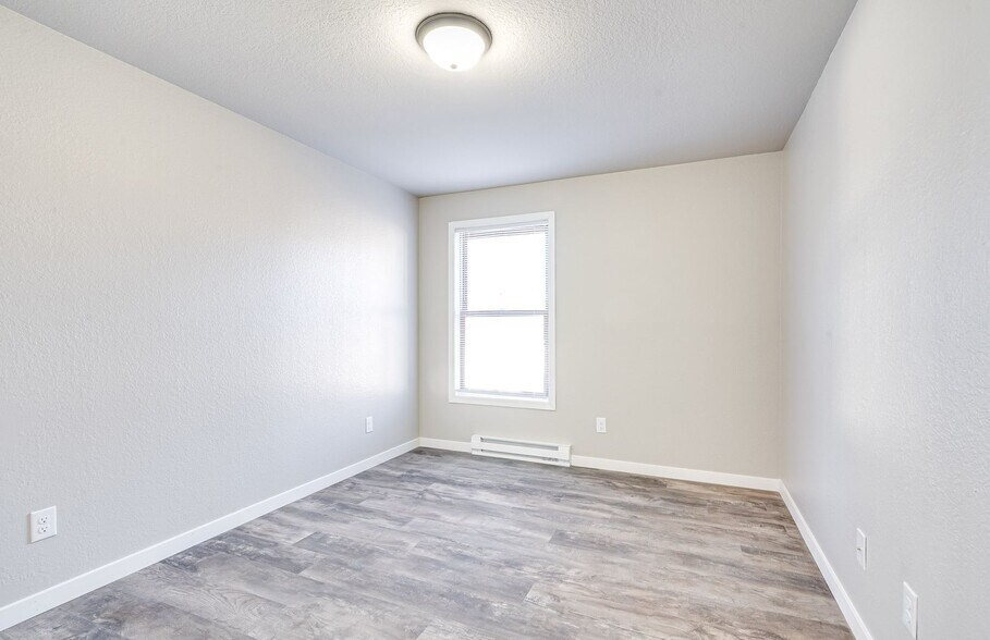 More Photos Of 825-835 Wisconsin St, Oshkosh Apartments For Sale