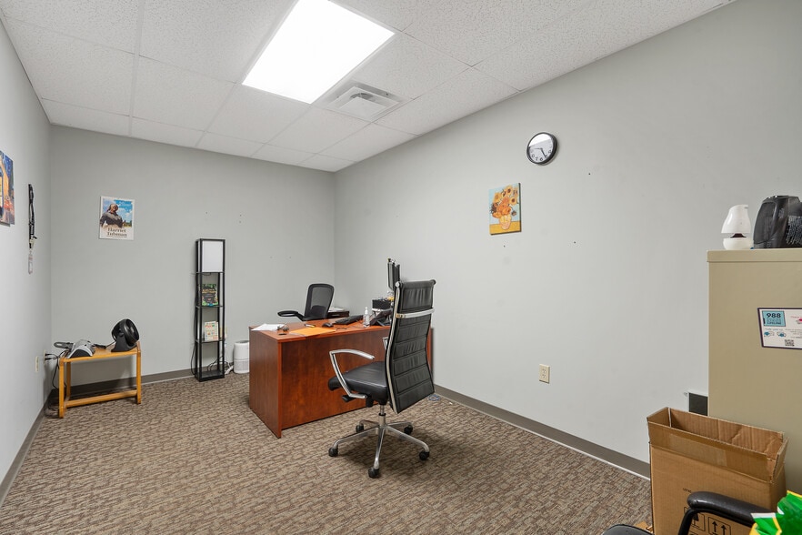 More Photos Of 34 Wright Ave, Auburn Truck Terminal For Sale