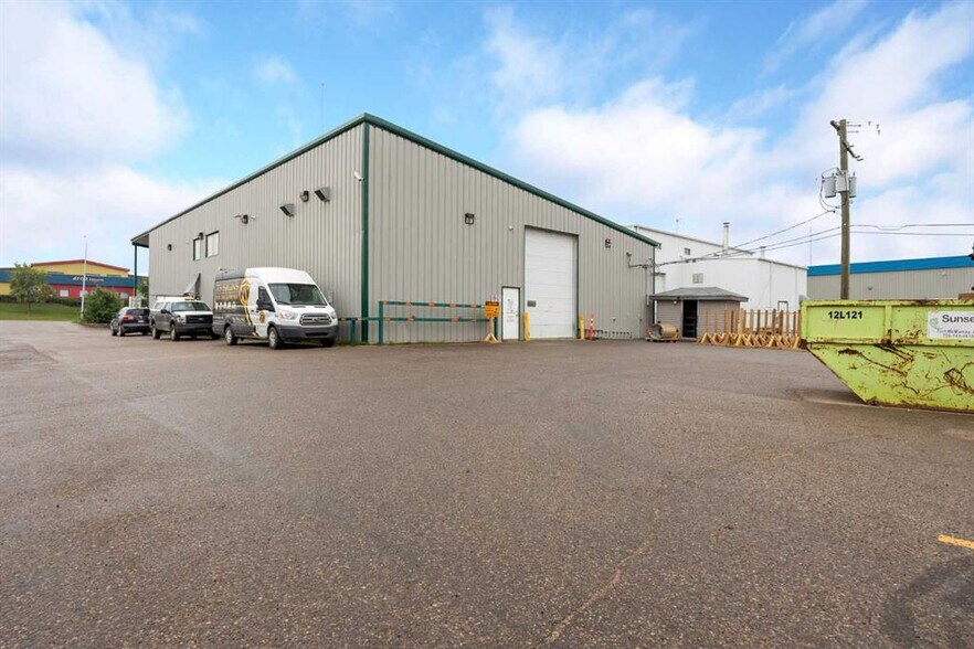 More Photos Of 195 Mackay Cres, Fort McMurray Warehouse For Sale