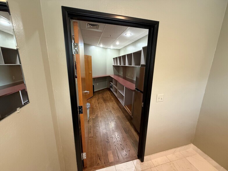 More Photos Of 36800 N Sidewinder Rd, Carefree Medical For Sale