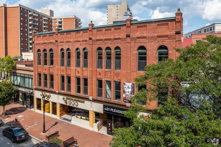 More Photos Of 21 Pleasant St, Malden Loft Creative Space For Lease