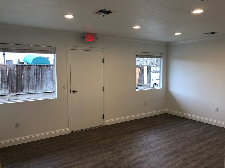More Photos Of 415-419 E Cross Ave, Tulare Office For Lease