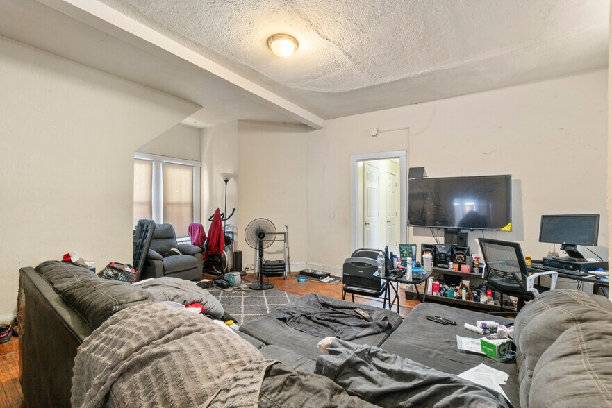 More Photos Of 3941 Lowndes Ave, Baltimore Multifamily For Sale