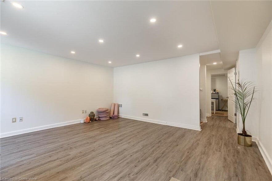 More Photos Of 21 Bold St, Hamilton Office Residential For Sale