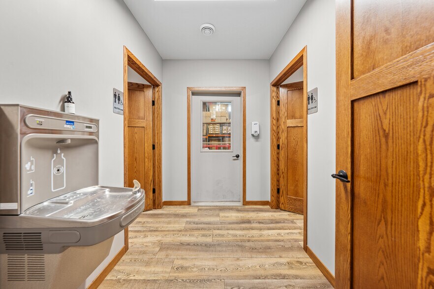 More Photos Of 6202 402nd St, North Branch Manufacturing For Sale