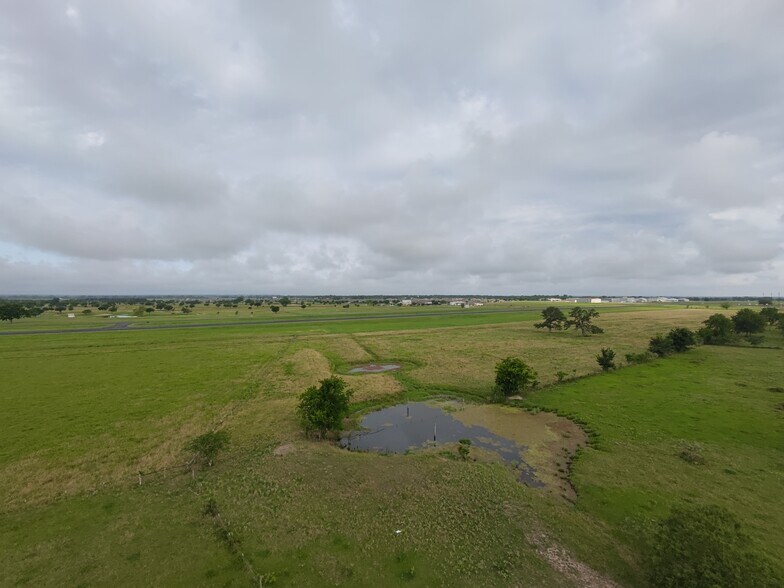 More Photos Of 415 Veterans Memorial Dr, Navasota Land For Sale