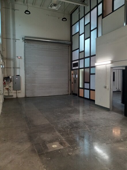 More Photos Of 4071 Silvestri Ln, Las Vegas Showroom For Sale
