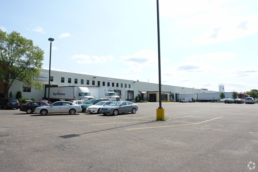 More Photos Of 125-175 Jackson Ave N, Hopkins Light Distribution For Lease