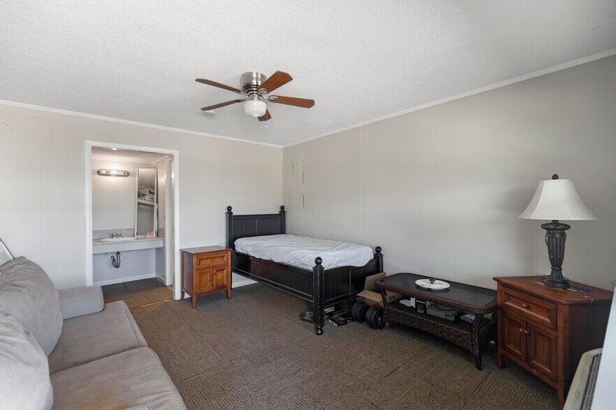 More Photos Of 1010 N Eufaula Ave, Eufaula Hotel For Sale