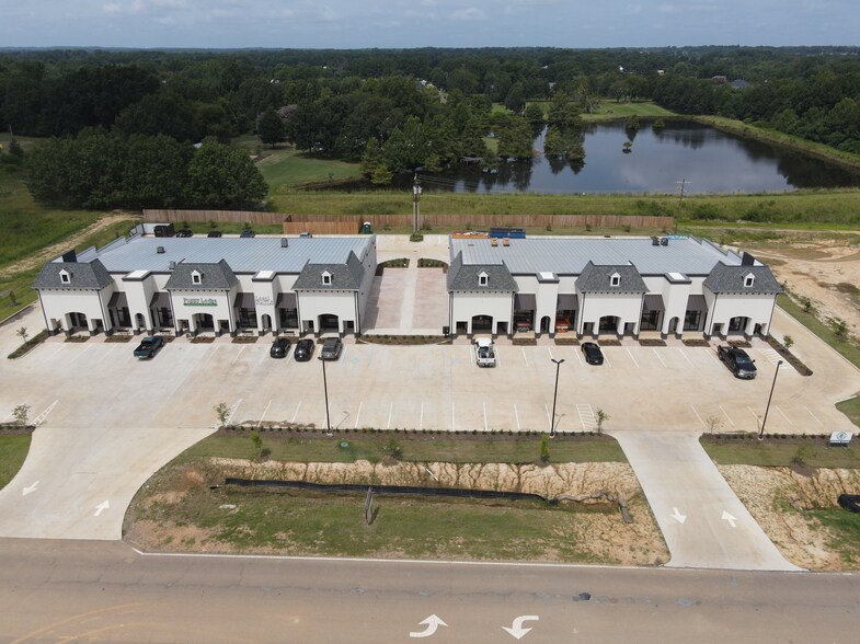 More Photos Of Calhoun Station Parkway, Gluckstadt Restaurant For Lease