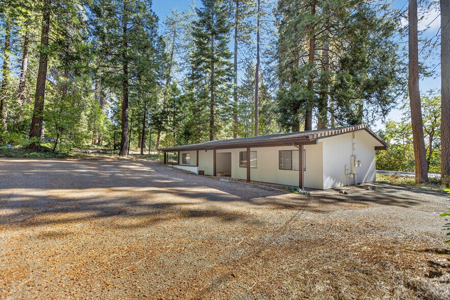 More Photos Of 5897 Pony Express Trl, Pollock Pines Office For Sale