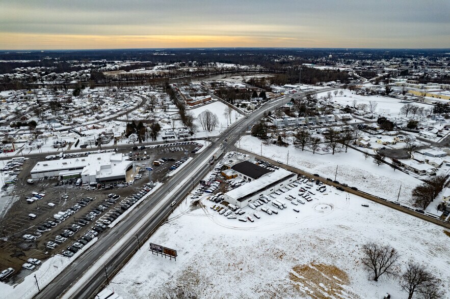 More Photos Of 909 E Route 130, Burlington Auto Dealership For Sale