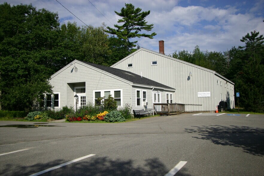 More Photos Of 485 Commercial St, Rockport Office For Sale