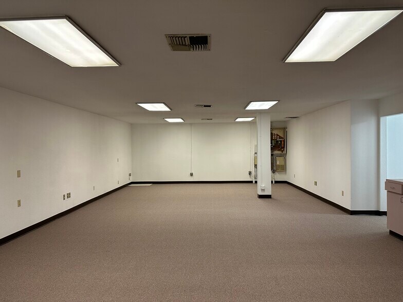 More Photos Of 150 Commerce Way, Walnut Warehouse For Lease