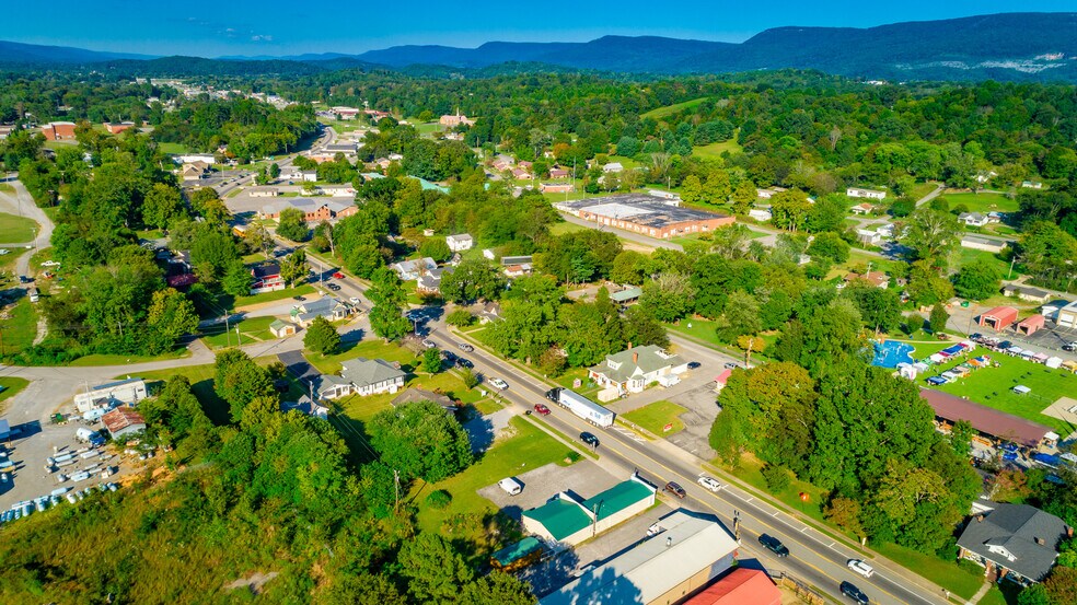 More Photos Of 15781 Rankin Ave, Dunlap Freestanding For Sale