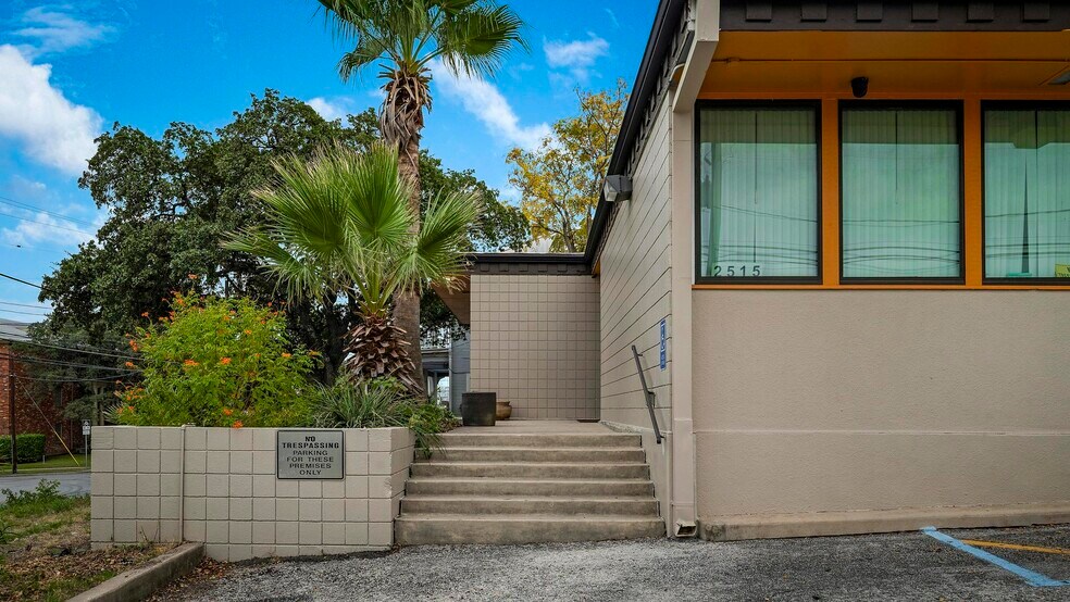 More Photos Of 2515 McCullough Ave, San Antonio Medical For Sale