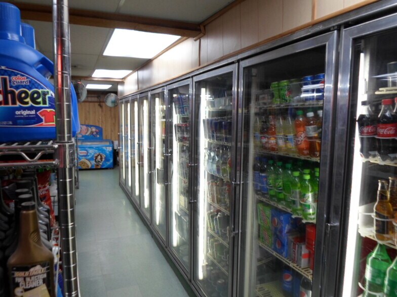 More Photos Of 41 N Conklin Rd, Lake Orion General Retail For Sale