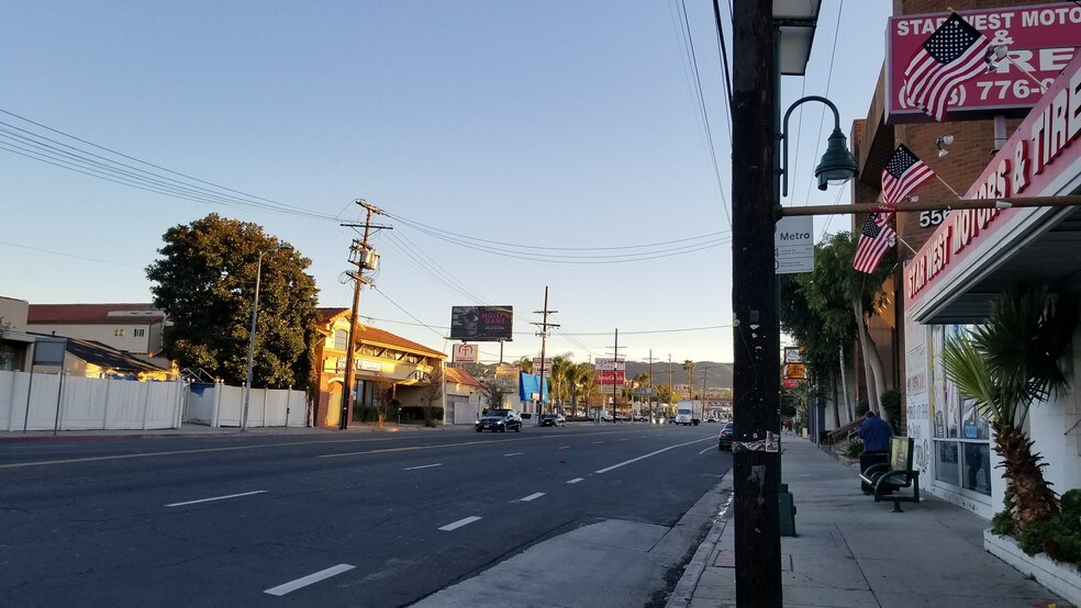 More Photos Of 5569 Reseda Blvd, Tarzana Auto Repair For Lease