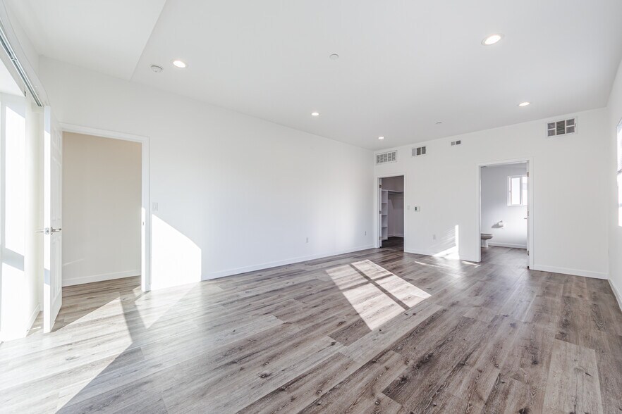 More Photos Of 1121 N Berendo St, Los Angeles Multifamily For Sale