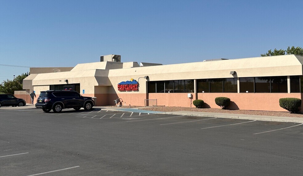 More Photos Of 300 E Foster Rd, Las Cruces Office For Sale