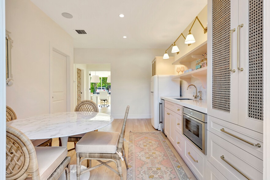 More Photos Of 725 N A1A, Jupiter Medical For Sale